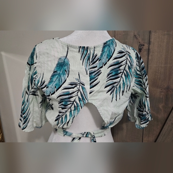 LE LIS Tropical Linen Blend Leaf Print Puff Sleeve Crop Top Mint/teal.Size Small - Picture 12 of 13